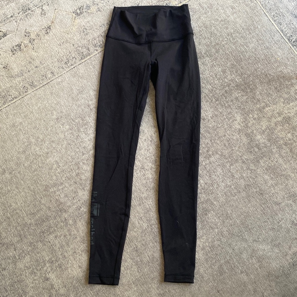 Lululemon black high rise leggings sz 4